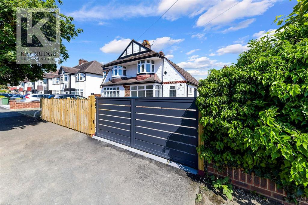 Kenilworth Road, Epsom, KT17 3 bed semidetached house for sale £629,999