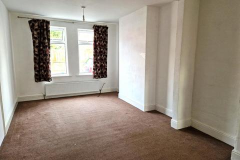 3 bedroom terraced house to rent, Robinson Road, Rushden, NN10