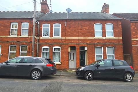 3 bedroom terraced house to rent, Robinson Road, Rushden, NN10