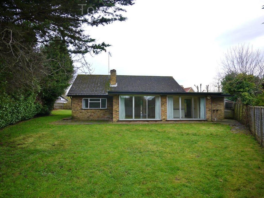 Roy Road, Northwood HA6 4 bed detached house £799,950