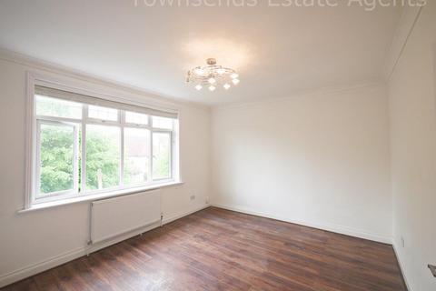 4 bedroom maisonette to rent, Highfield Road, Northwood HA6