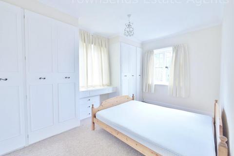 Flat 4, 18 Frithwood Avenue, Northwood, HA6 3LX