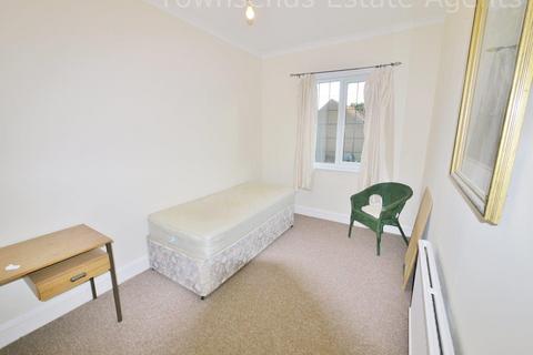 Flat 4, 18 Frithwood Avenue, Northwood, HA6 3LX