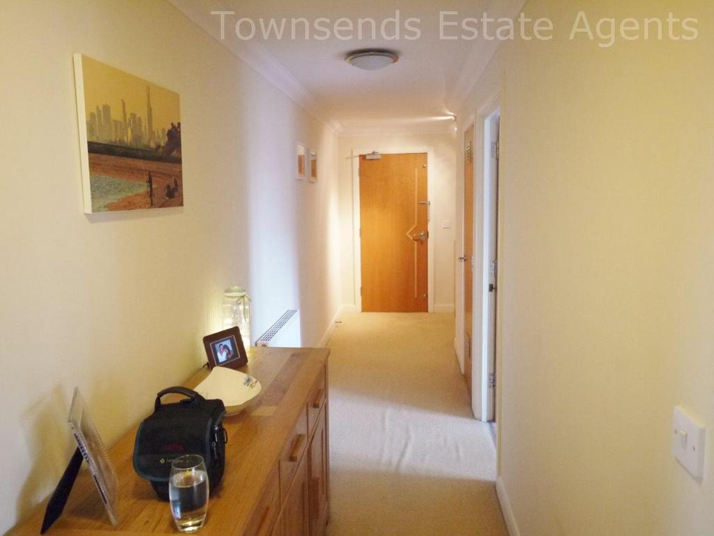 Penn Place, Northway, Rickmansworth WD3 2 bed flat £385,000