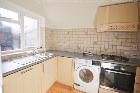 2 bedroom apartment to rent, 19 Frithwood Avenue, Northwood HA6