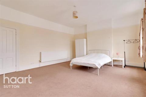 Flat share to rent, High Street, SM1