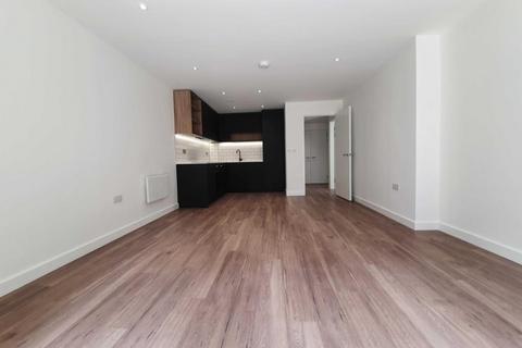 Studio to rent, Fermont House, Beaufort Park, London, NW9