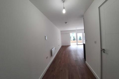 Studio to rent, Fermont House, Beaufort Park, London, NW9