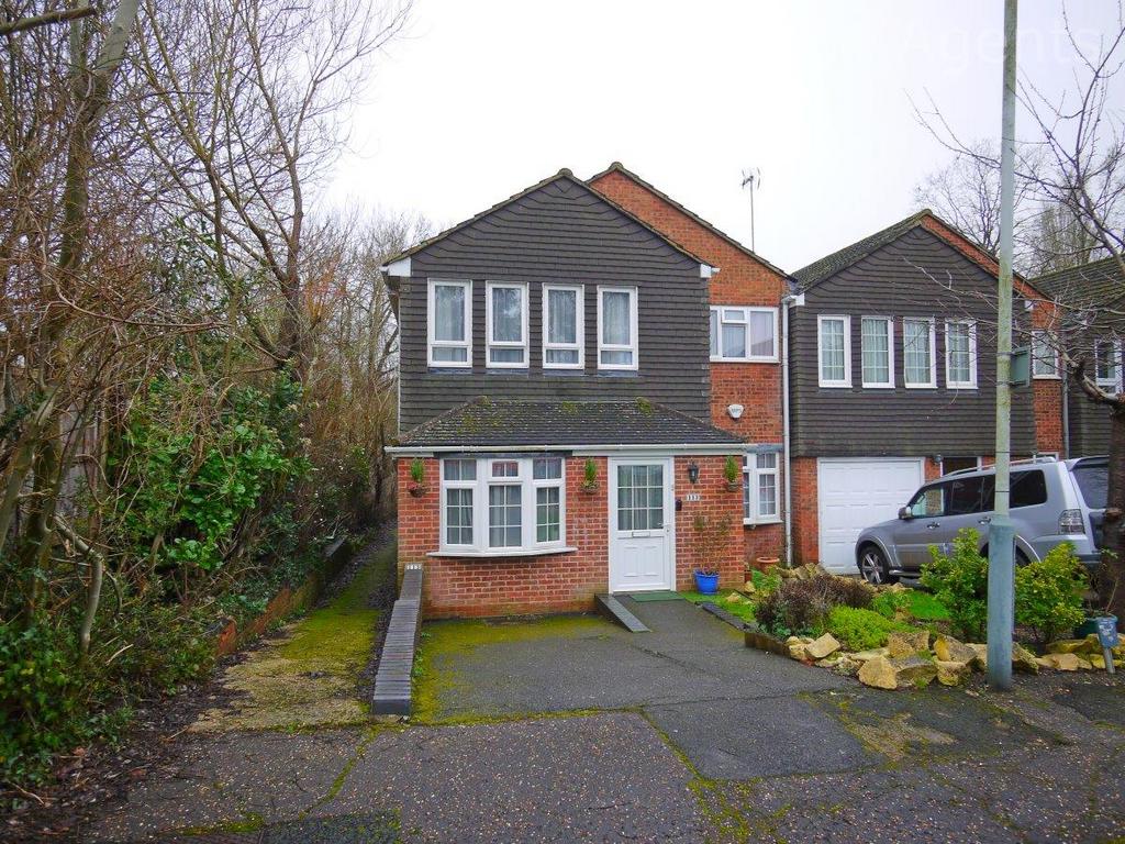 Knoll Crescent, Northwood HA6 5 bed semidetached house for sale £725,000