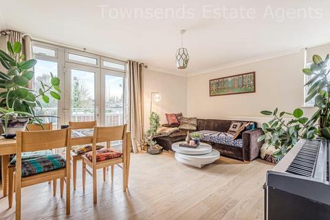 47 Leaf Close, Northwood, HA6 2YY