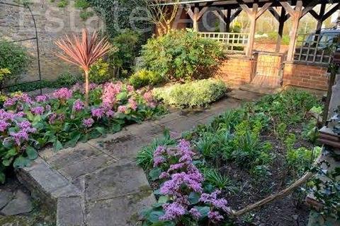 9 Sharps Lane, Ruislip, HA4 7JG