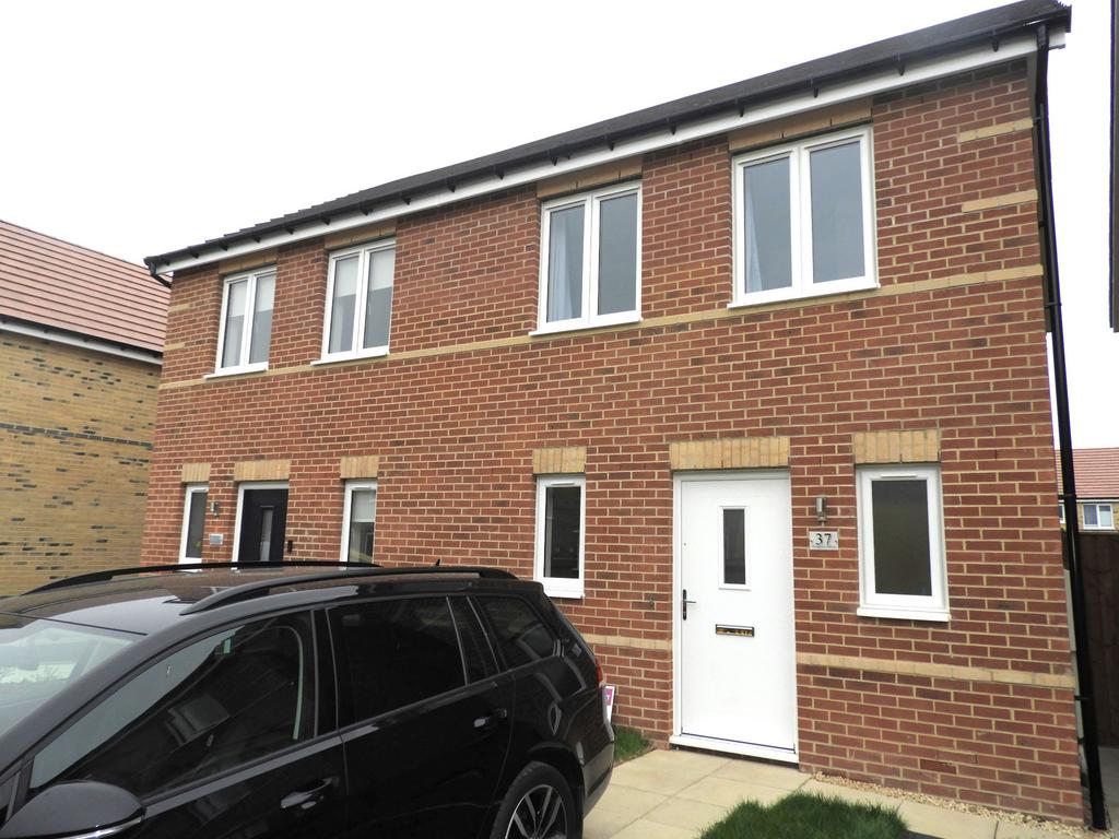 Foxglove Drive, Auckley,Doncaster, DN9 2 bed semidetached house £800