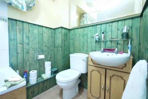 14 Rowland Place, Northwood, HA6 1AD