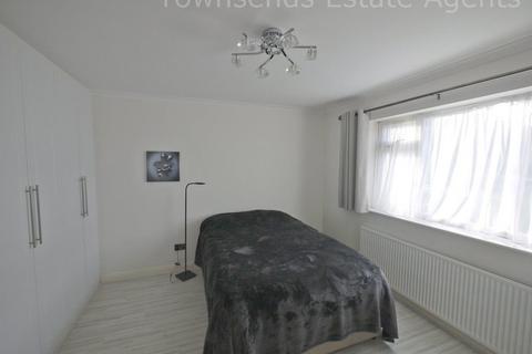 2 bedroom flat for sale, Sandy Lodge Way, Northwood HA6