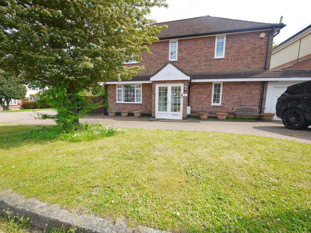 Murray Crescent, Pinner HA5 4 bed detached house for sale £1,299,999