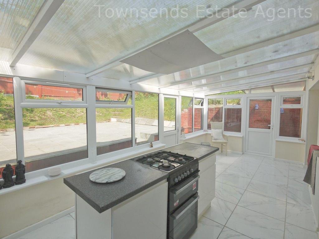 Knoll Crescent, Northwood HA6 5 bed semidetached house for sale £899,950