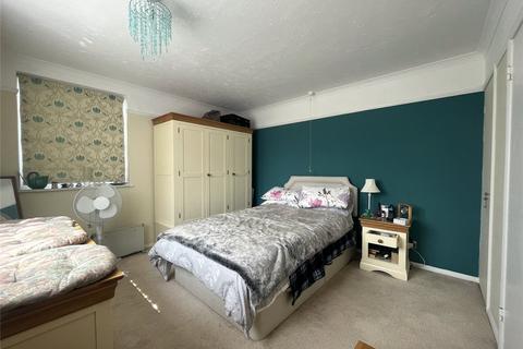 2 bedroom maisonette for sale, Bain Avenue, Camberley, Surrey, GU15