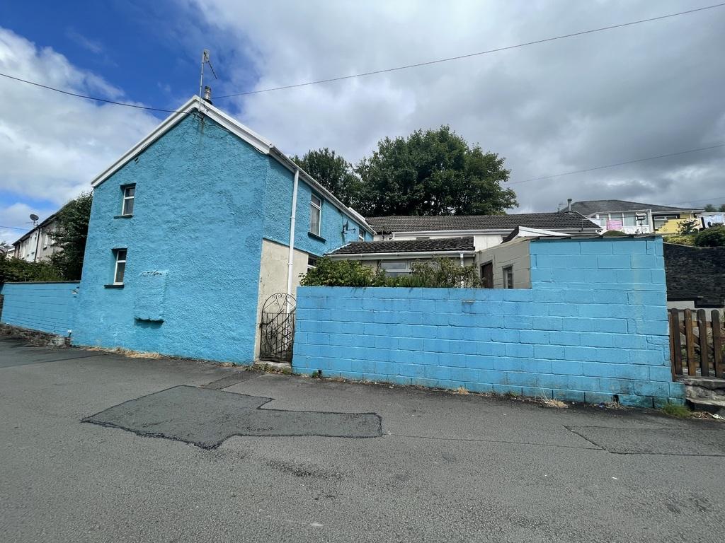 Merthyr Tydfil CF47 2 bed semidetached house for sale £130,000