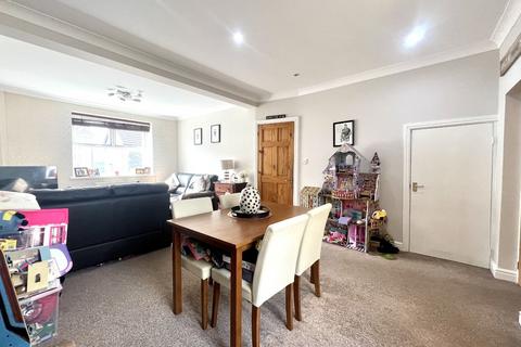 22 Brynteg, Treharris, CF46 5RF