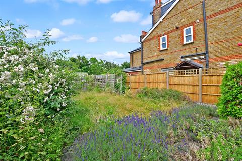 5 The Common, Ashtead, KT21 2ED