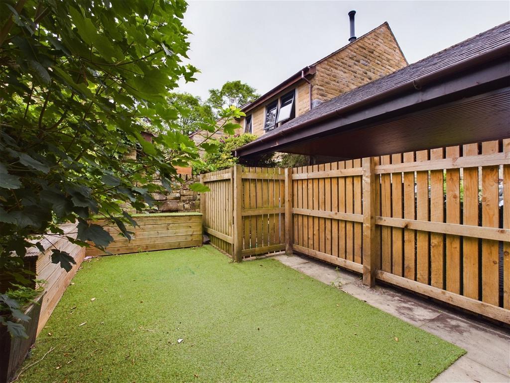 Kenworthy Gardens, Uppermill... 2 bed ground floor flat £220,000