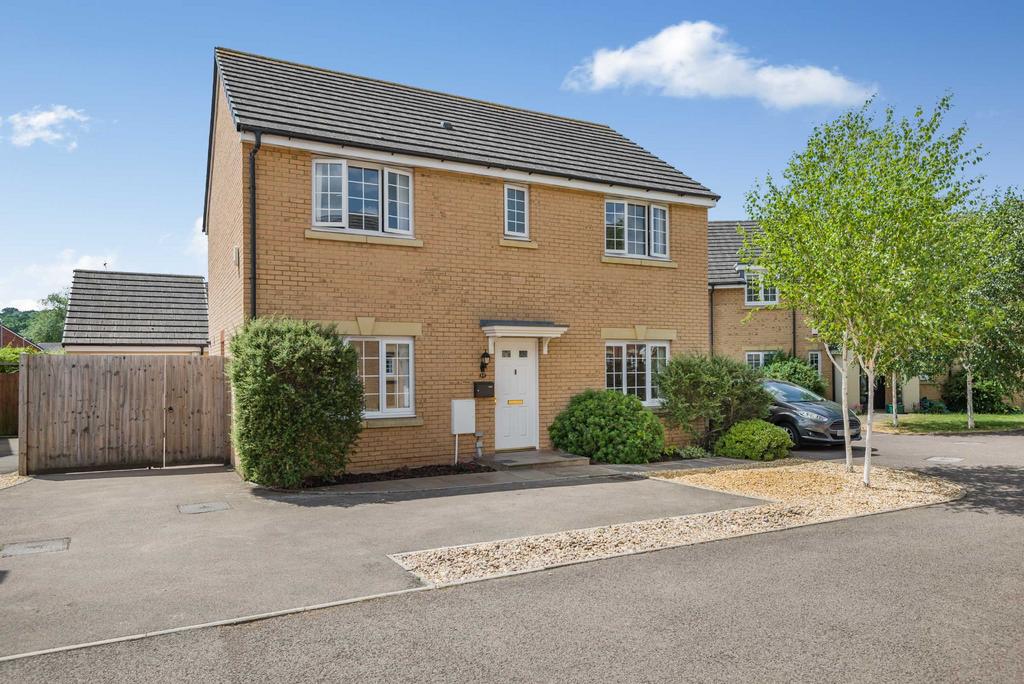 Catherine Close, Monmouth 4 bed detached house for sale £430,000