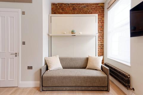 Studio to rent, 37 Emperor's Gate, London SW7