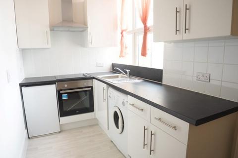 1 bedroom flat to rent, Woodside Park Road, N12 8RP