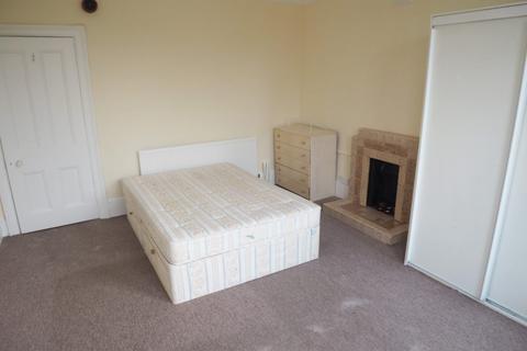 1 bedroom flat to rent, Woodside Park Road, N12 8RP