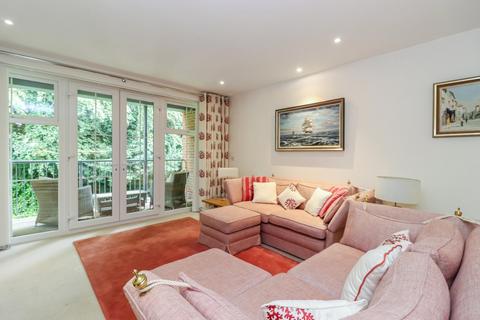 2 bedroom apartment for sale, Station Road, Beaconsfield, HP9