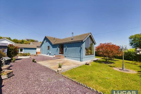 2 bedroom detached bungalow for sale, Tua'r Mor, Lon Ganol, Llandegfan