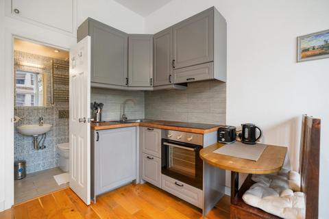 Studio to rent, Penywern Road, Earls Court, London, SW5