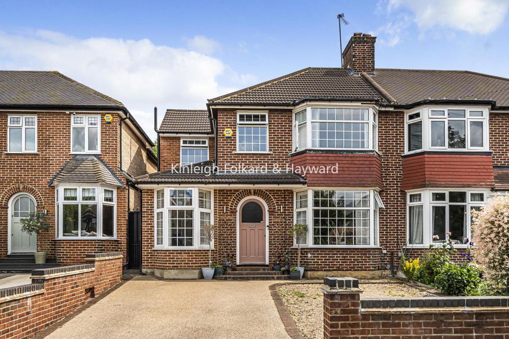 The Vale, Southgate 4 bed semidetached house for sale £900,000