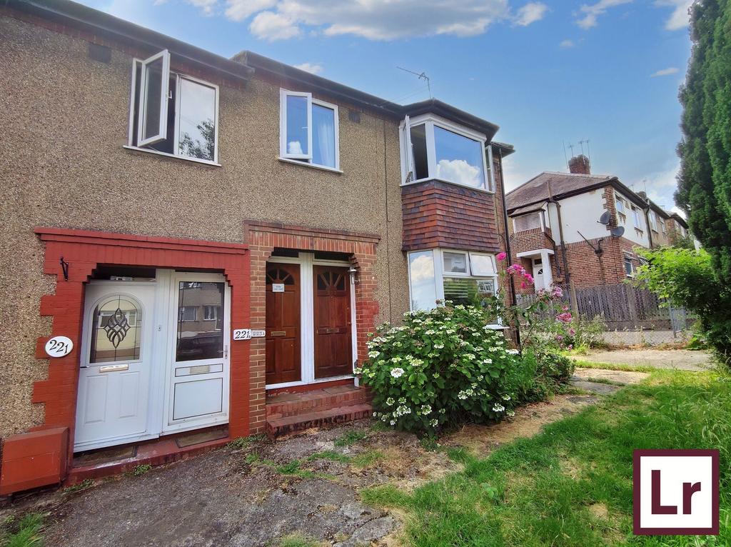 Carr Road, Northolt, UB5 2 bed for sale £300,000