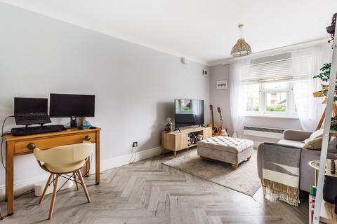 1 bedroom apartment for sale, Adelina Mews, London, SW12