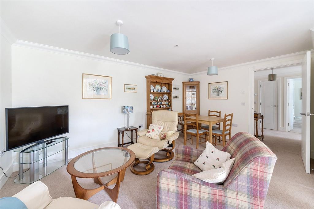 Sitting/Dining Room