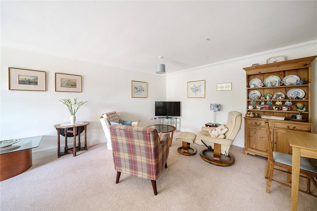 Sitting/Dining Room