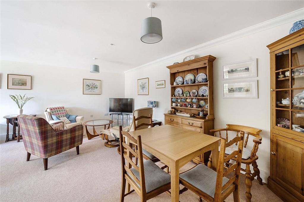 Sitting/Dining Room