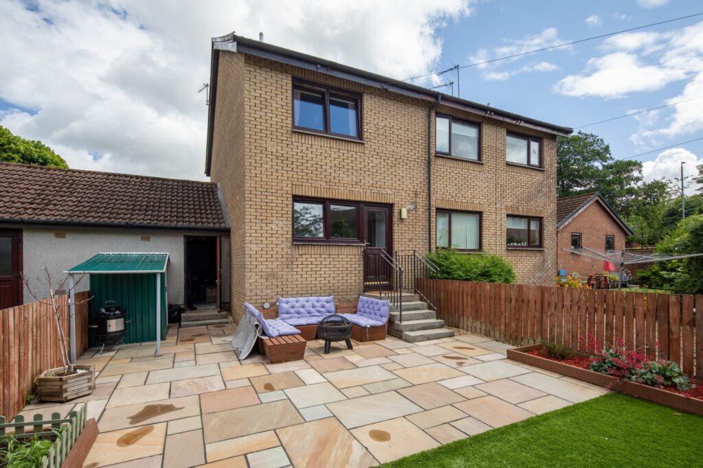 Wellmeadow Way, Newton Mearns 2 bed semidetached villa £215,000