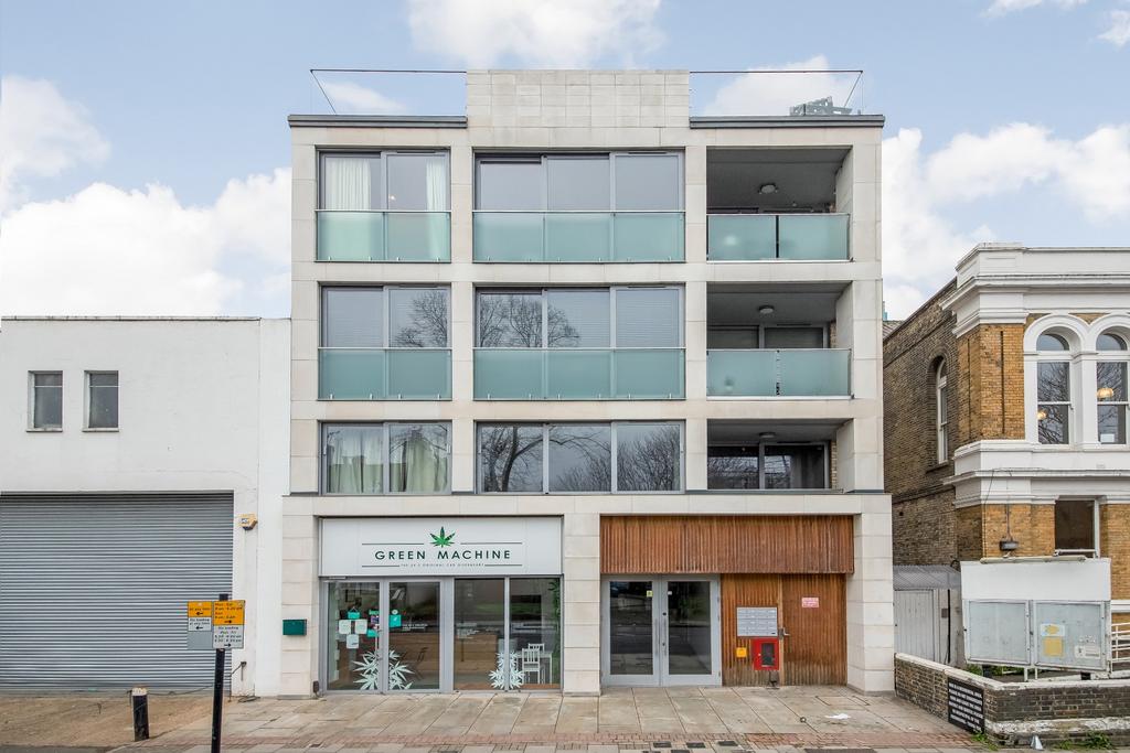 Greenwich High Road, London, Greater London, SE10 Property for sale £300,000