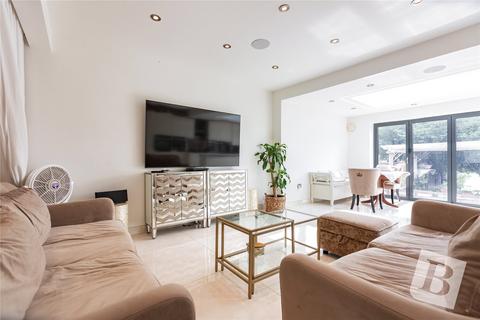 4 bedroom terraced house for sale - Gorseway, Romford, RM7