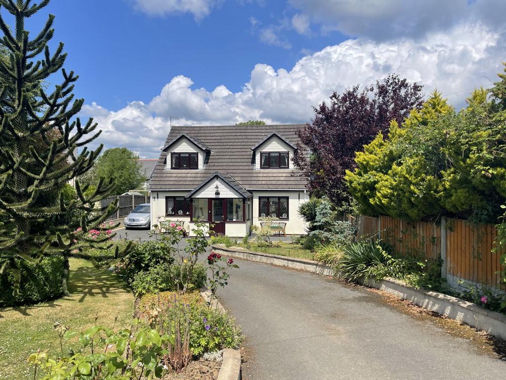 Sageston, Tenby, Pembrokeshire, SA70 4 bed detached house for sale £