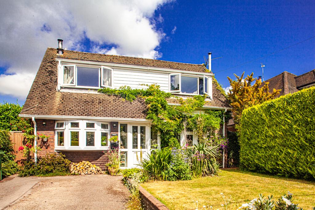 Debju, Whitchurch Hill, RG8 3 bed detached house for sale £695,000