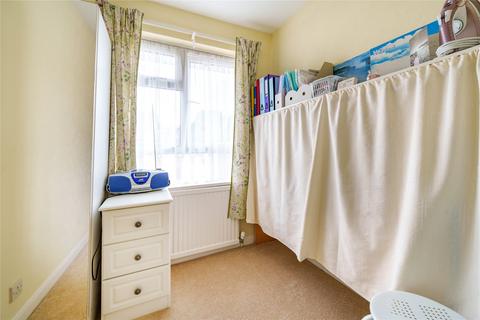 88 Linden Way, Ripley, Woking, GU23 6LP