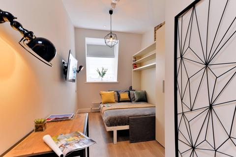 25 Linden Gardens, London W2