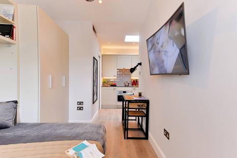 Studio to rent, 25 Linden Gardens, London W2