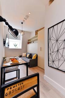 Studio to rent, 25 Linden Gardens, London W2