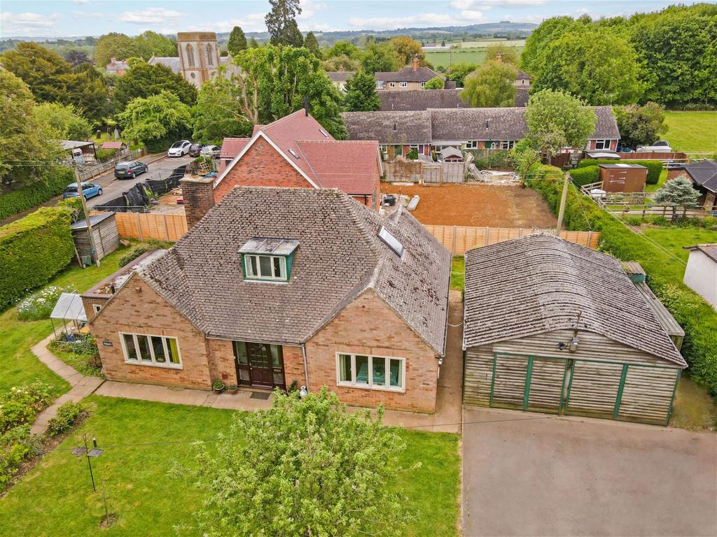 Moss Lane, Newbold On Stour, Stratforduponavon, CV37 8TU 3 bed