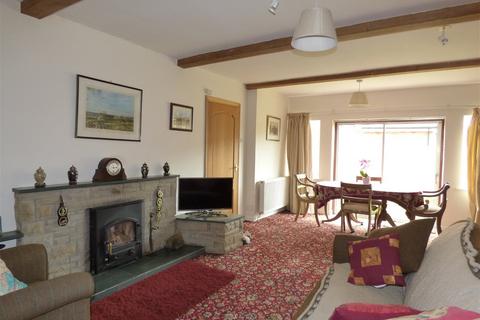 3 bedroom detached bungalow for sale, Moss Lane, Newbold On Stour, Stratford-upon-avon, CV37 8TU