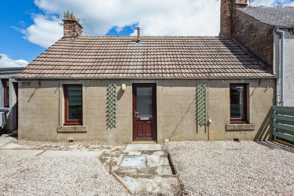 Cairnleith Place, Alyth, Blairgowrie, Perthshire, PH11 8EZ 1 bed semi